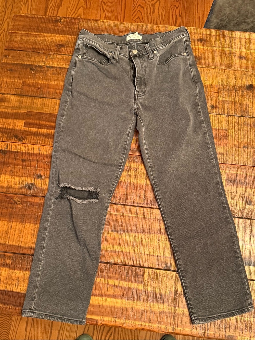Madewell The Girlfriend Jeans 27 Gray Black Distressed Ripped Knee Straight Leg